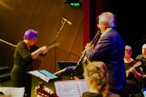 Juliette Maxwell conducting
